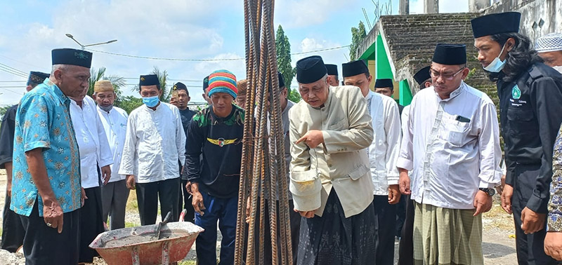 Rois Syuriah PCNU Lamongan awali Pembangunan Masjid NU Abdurrahman Wahid dengan Peletakan Batu Pertama