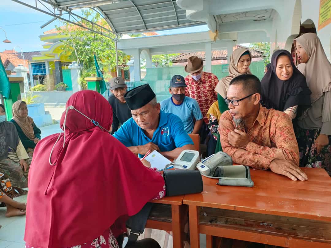 Gandeng RSI NU Lamongan, MWC NU Turi Gelar Pengobatan Gratis