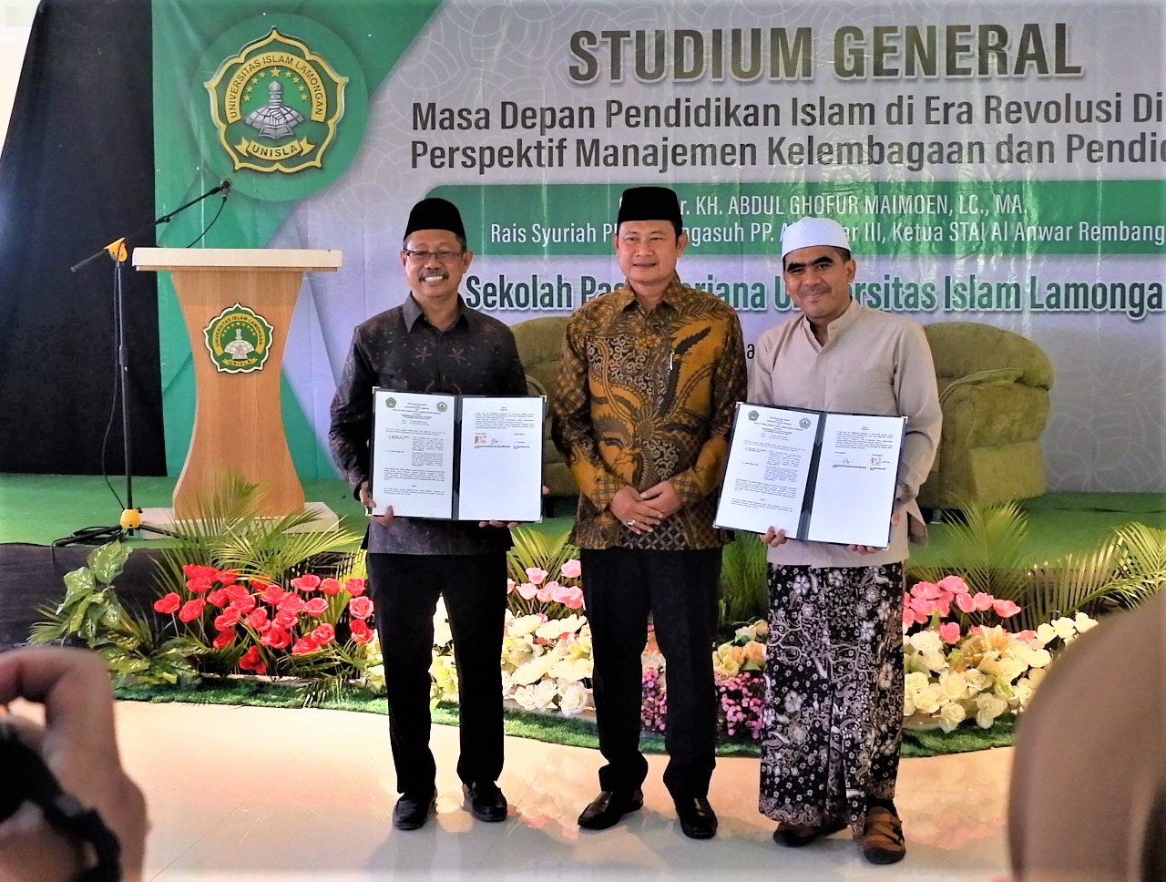 Didampingi Bupati, Rais Syuriah PBNU Beri Arahan pada Mahasiswa Baru Pascasarjana Unisla